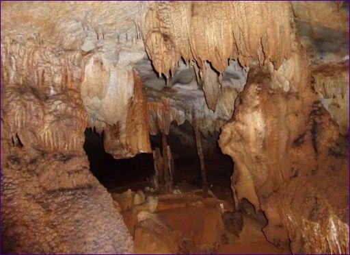 Jeskyně Wang Vieng