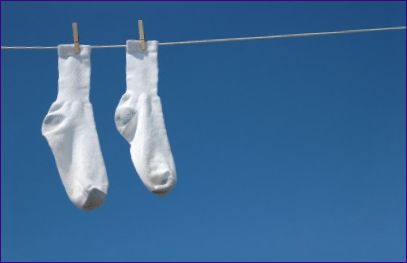 Jak prát bílé ponožky