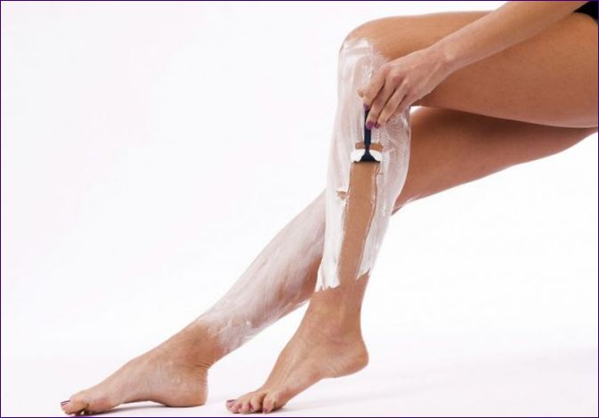 Dobré holení nohou holicím strojkem: pravidla a recenze 15 produktů před a po odstranění chloupků