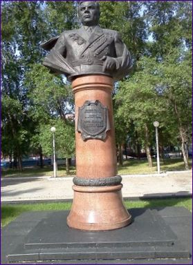 Busta maršála Malinovského