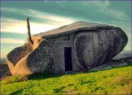 Dům z kamene (Fafi, Portugalsko)