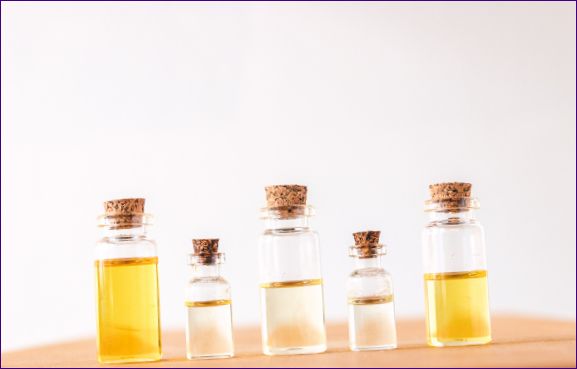 Oleje pro mastnou pleť: 12 kosmetických a 10 esenciálních olejů