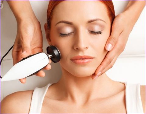 Jak omladit obličej doma a u kosmetologů: 10 účinných způsobů
