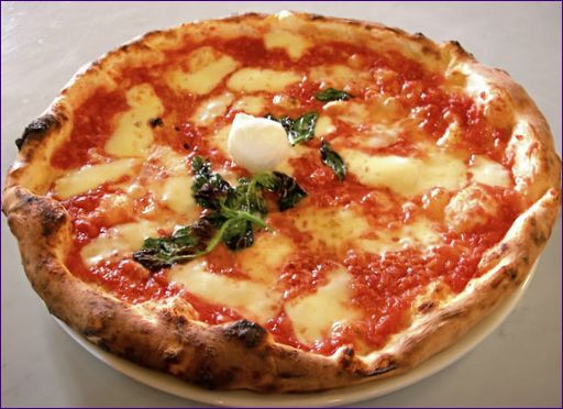 Neapolská pizza