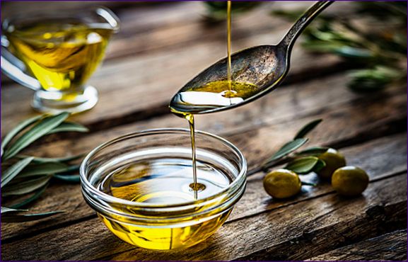 Maska na obličej z olivového oleje: 5 nejlepších prostředků a 9 receptů